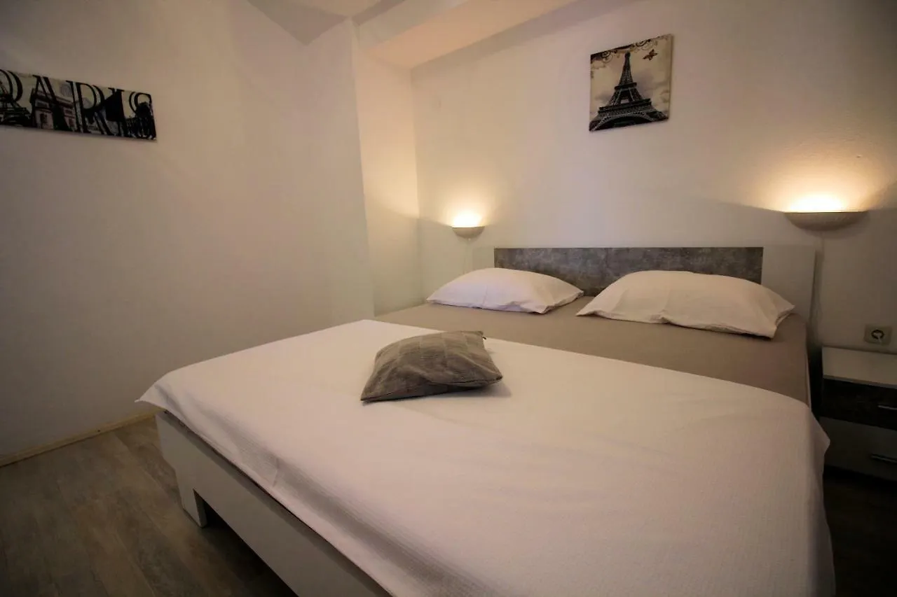 Apartment Evelin Novi Vinodolski 0*,  Croatia