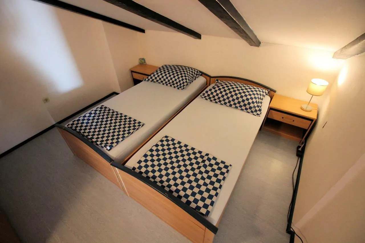 Apartment Evelin Novi Vinodolski 0*,