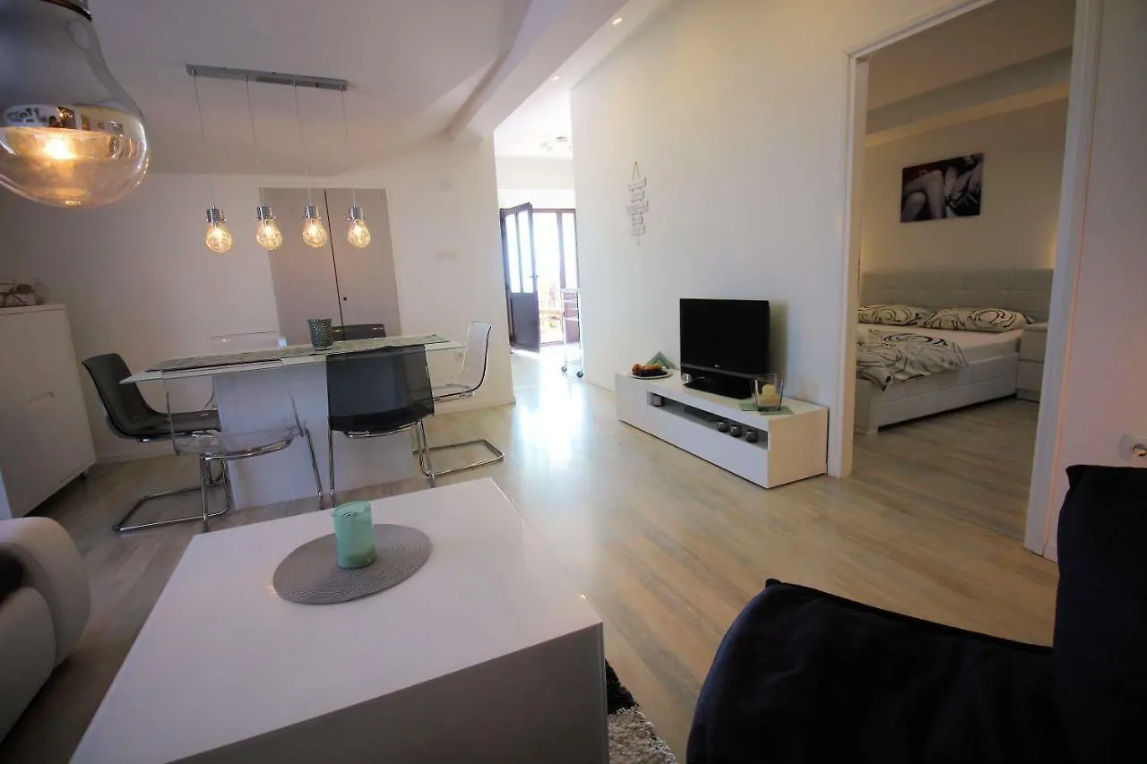 Apartment Evelin Novi Vinodolski